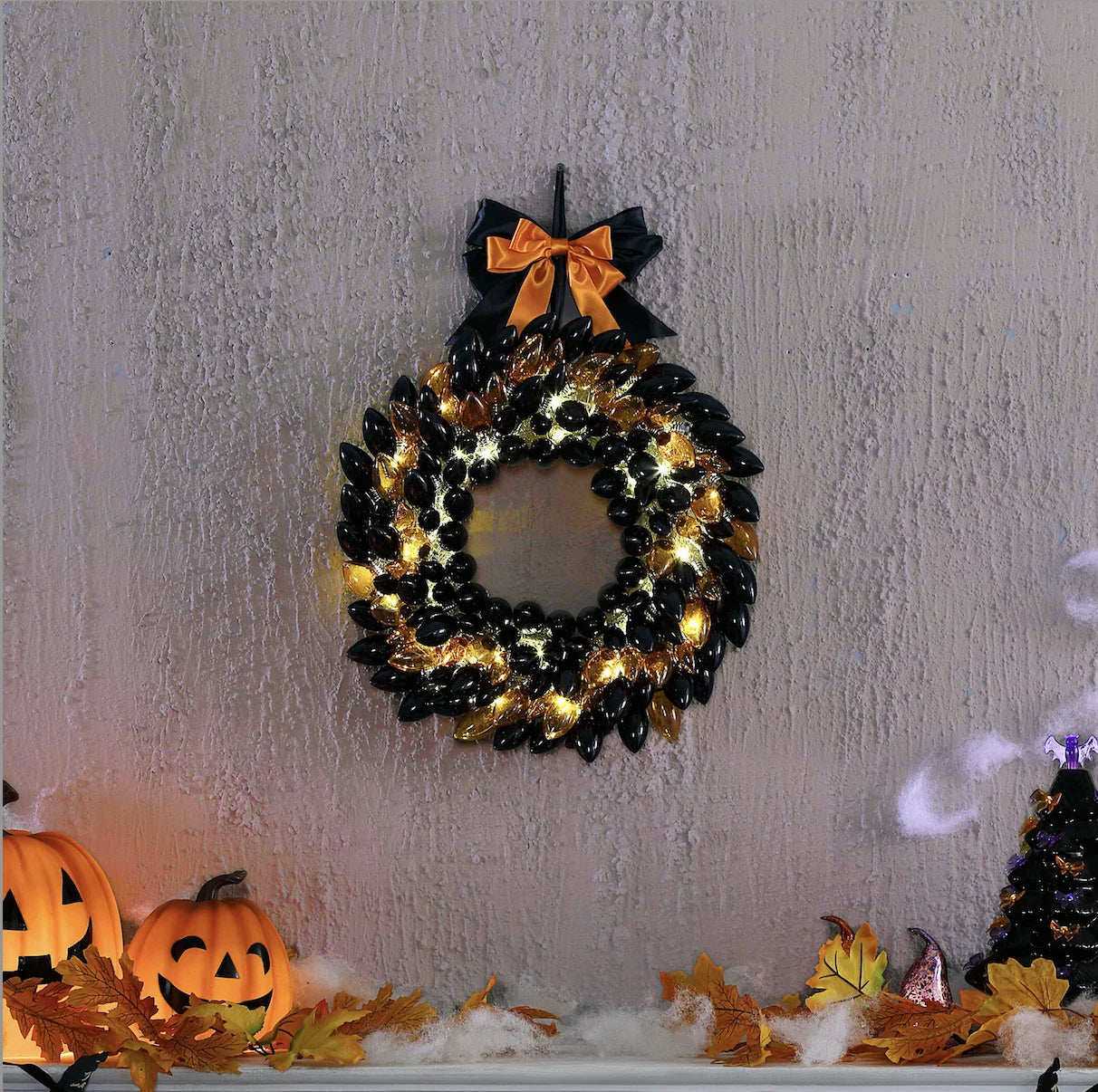 Decorative Retro Wreath, Black and Orange